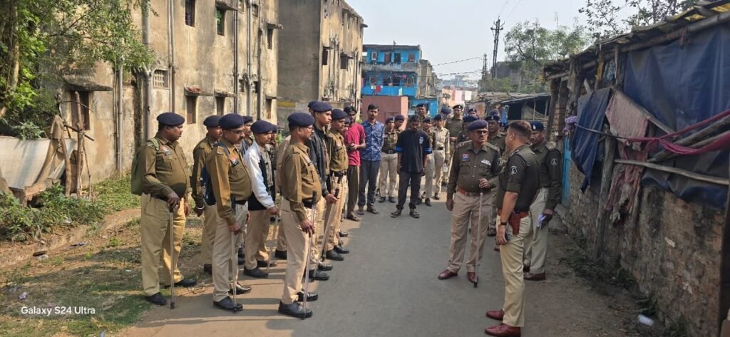 शहर में पुलिस का तगड़ा एक्शन, बदमाशों में हड़कंप कमिश्नर के निर्देश पर वेस्ट जोन में सघन चेकिंग–कॉम्बिंग, 9 थानों की एक साथ दबिश