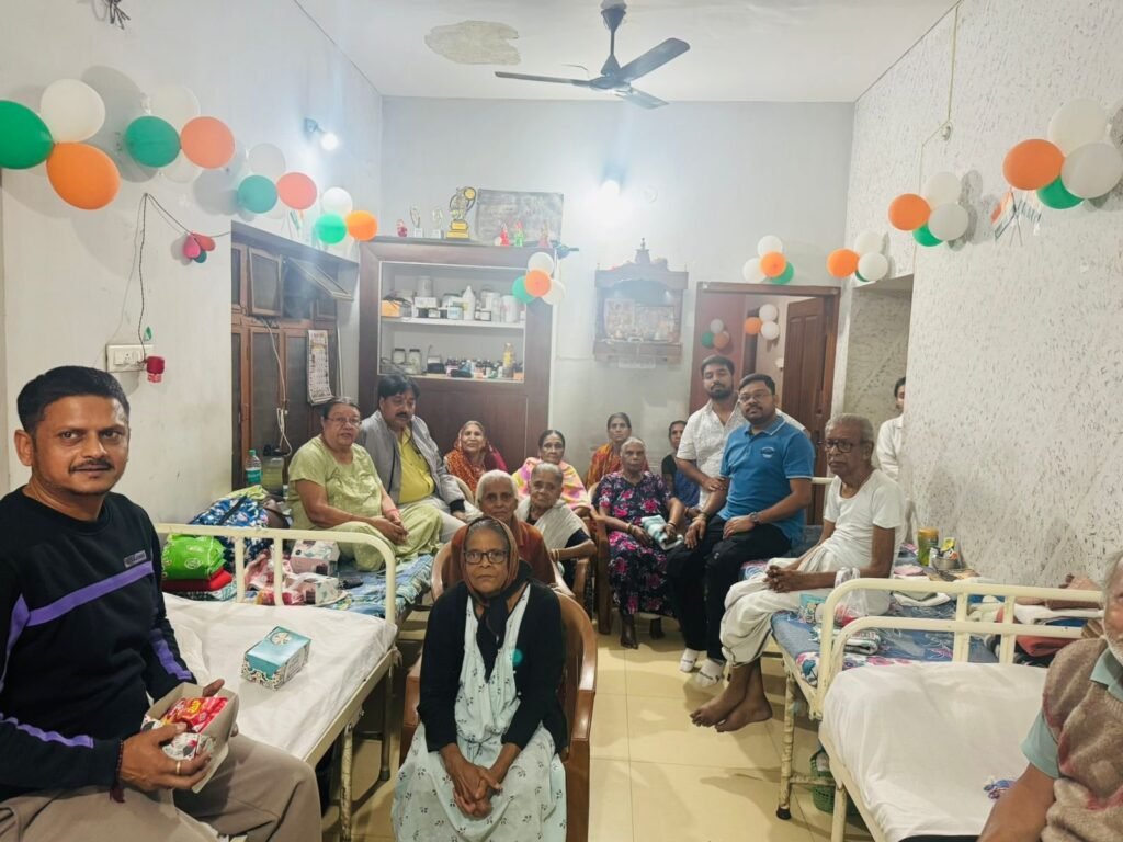 ग्रास रूट सोसायटी के तत्वावधान में रायपुर के वृद्धा आश्रय में सेवा और संवेदना का अनूठा उदाहरण, बुज़ुर्ग महिलाओं संग मनाया गया आयु मेहर का जन्मदिवस