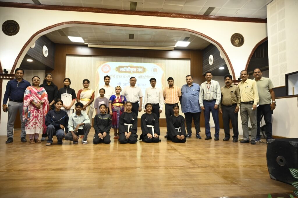 रेलवे नार्थ ईस्ट इंस्टीट्यूट की सभागार का पुनर्निर्माण व नये कलेवर के साथ रेलवे को समर्पित