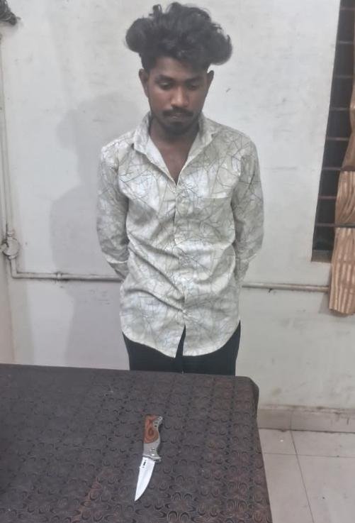 आदतन अपराधी को चाकू लेकर लोगों को धमकाते पुलिस ने पकड़ा