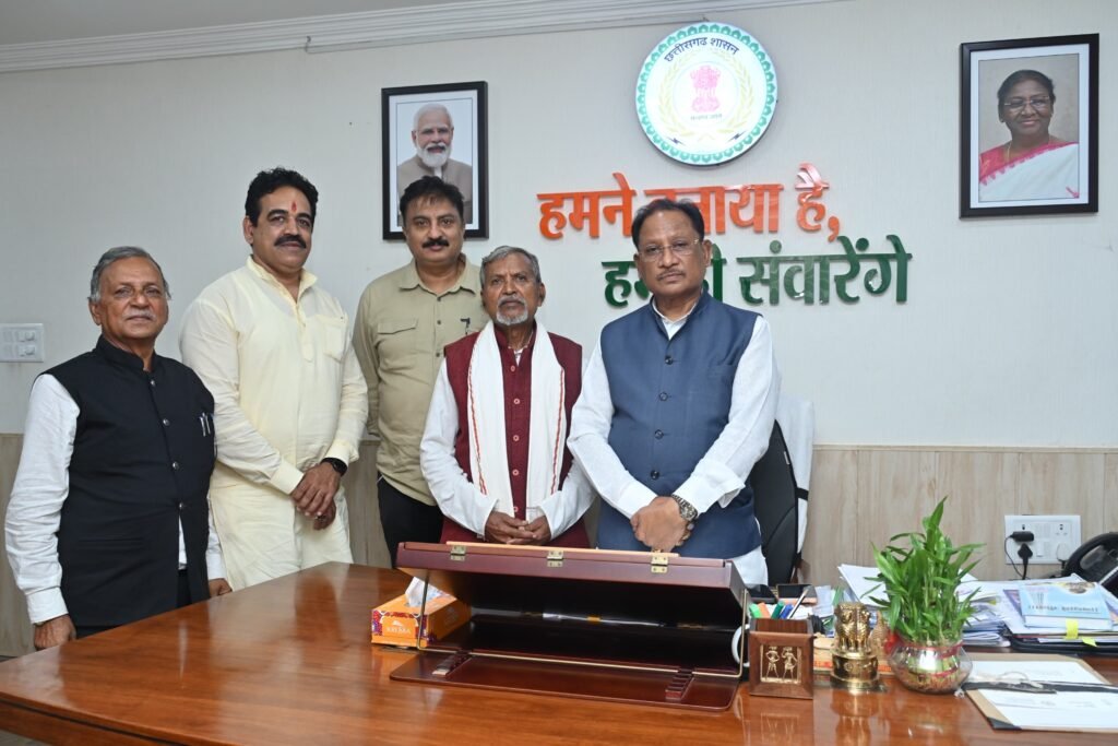 चैतुरगढ़ को मिली बड़ी उम्मीद: मुख्यमंत्री साय ने स्वीकारा नवरात्रि आगमन का न्योता, विकास मांगों पर हुई अहम चर्चा